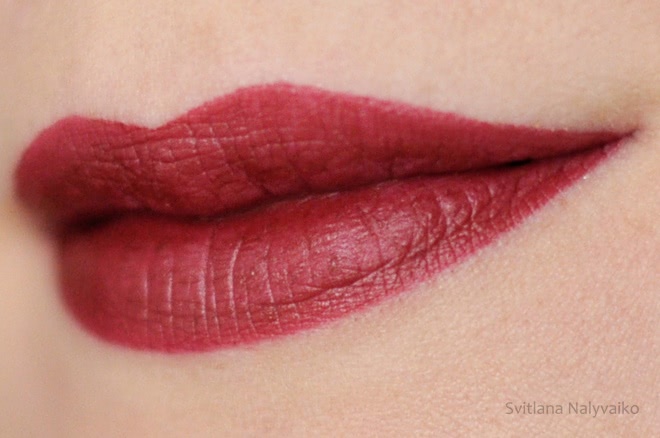 Вино Богов. Помада Maybelline Color Sensational из серии Matte в оттенке 975 Divine Wine