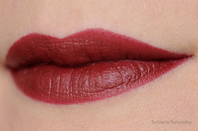 Вино Богов. Помада Maybelline Color Sensational из серии Matte в оттенке 975 Divine Wine