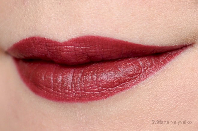 Вино Богов. Помада Maybelline Color Sensational из серии Matte в оттенке 975 Divine Wine