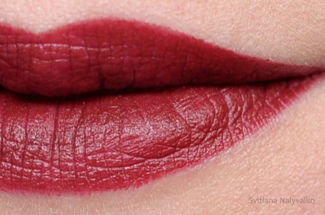 Вино Богов. Помада Maybelline Color Sensational из серии Matte в оттенке 975 Divine Wine