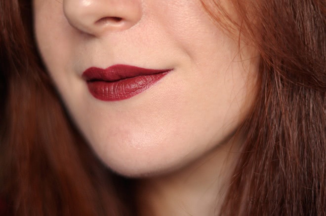 Вино Богов. Помада Maybelline Color Sensational из серии Matte в оттенке 975 Divine Wine