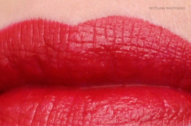 Когда подарок не разочаровал. Помада Make Up Factory Lip Color в оттенке 156 Red Temptation