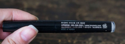 Тени-карандаш TonyMoly Crystal stick shadow в оттенках #01 White Beam и #05 Modern Brown