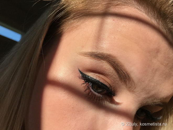 Тени с эффектом влажного века. Urban decay Moondust eyeshadow в оттенке Space cowboy