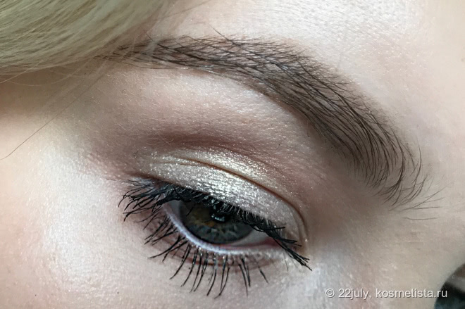 Тени с эффектом влажного века. Kiko Cream crash lasting color eyeshadow #09 Pearly gold от Kiko