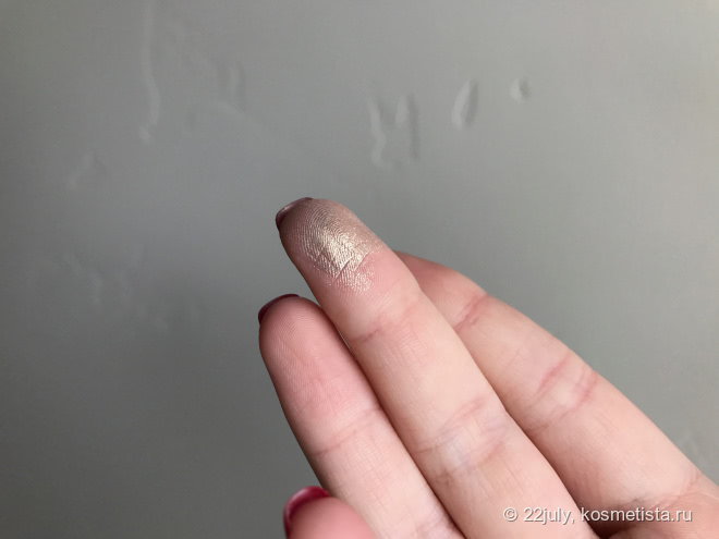 Тени с эффектом влажного века. Kiko Cream crash lasting color eyeshadow #09 Pearly gold от Kiko