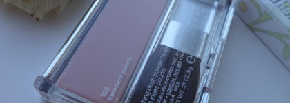 Летние румяна Clinique Blushing Blush в оттенке 102 Innocent Peach