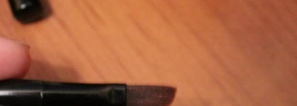 Не самый распространенный оттенок кремовых теней Chanel Illusion d’Ombre Long Wear Luminous Eyeshadow #86 Ebloui