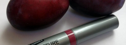 Глоток вина с Carmex Moisture Plus Ultra Hydrating Lip Balm Sheer Plum Tint