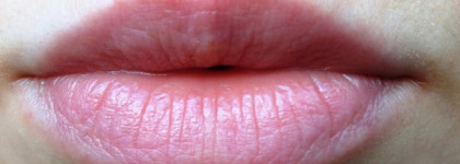 Первая красная, первая люксовая Guerlain Rouge Automatique Hydrating Long-Lasting Lip Colour №121 Rouge d’Enfer