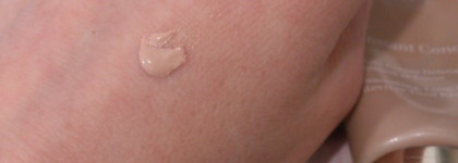 Почти любовь с консилером Clarins instant concealer 01 yellowy-beige