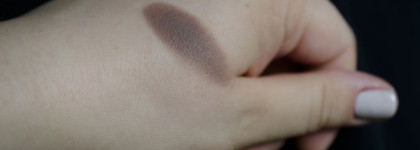 Матовые кремовые тени Clarins Ombre Matte Cream-to-Powder Matte Eyeshadow Smoothing & Long-Lasting в оттенке 04 rosewood из осенней коллекции  Ladylike Fall 2014 Collection