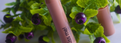 Новинка от Gosh оттеночный бальзам Kiss Me! Moisturizing Lip Balm в оттенке 01 Innocent Kiss