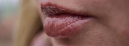 В поисках идела:Блеск для губ Kiko 3D instant volume lip gloss в оттенке 216 Pearly Hazelnut