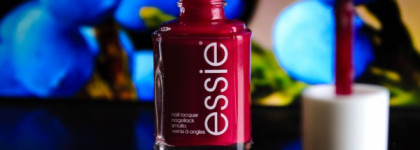 Идеальный глубокий красный Essie Nail Polish в оттенке "jump in my jumpsuit" 431 из зимней коллекции 2014 года