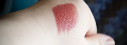 Одна из любимейших помад на каждый день Clarins Rouge Eclat Satin Finish Age-Defying LIpstick в очаровательном оттенке Woodrose 13