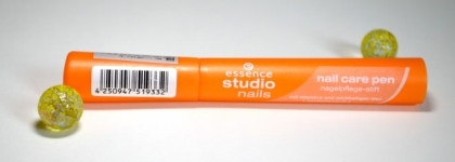 Мои помощники в уходе за кутикулой от Essence восстанавливающее масло для ногтей и карандаш по уходу за ногтями