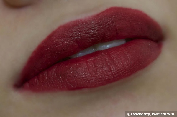 Помада-мусс Royal Nature Paint Mousse Lip Lacquer in PW590 True Blood