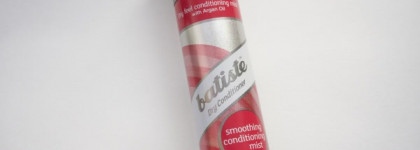 Сухой кондиционер для волос Batiste Smoothing Conditioning Mist