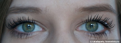 Тушь с двойным дозатором MAC Haute & Naughty Too Black Lash Mascara Double Benefice Noir Intense