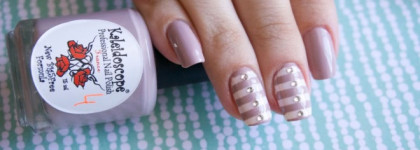 Маникюр "Полосатая нежность" с трафаретами