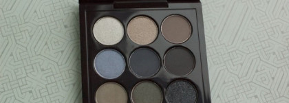 MAC Eye Shadow X9 Palette in "Navy Times Nine"