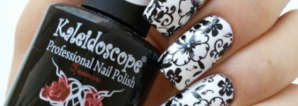 Дизайн ногтей. Раскрашенный стемпинг с красками и тинтами El Corazon Kaleidoscope