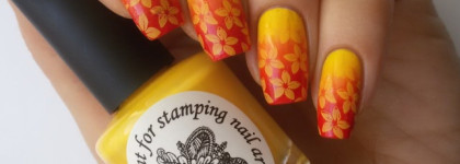 Знаменитая «Розовая штука» теперь в России. Часть 2 (видео-инструкция по применению: градиент и водный маникюр)