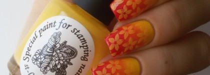 Знаменитая «Розовая штука» теперь в России. Часть 2 (видео-инструкция по применению: градиент и водный маникюр)