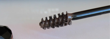 Бюджетная тушь для бровей Yves Rocher Couleurs Nature Eyebrow Mascara в оттенке 02