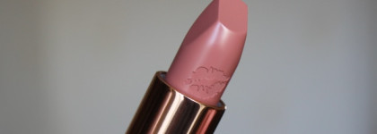 Звездная ночь от Charlotte Tilbury. Помада в оттенке JK Magic