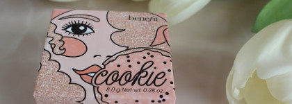 Жемчужно-золотистая пудра-хайлайтер Benefit Cookie