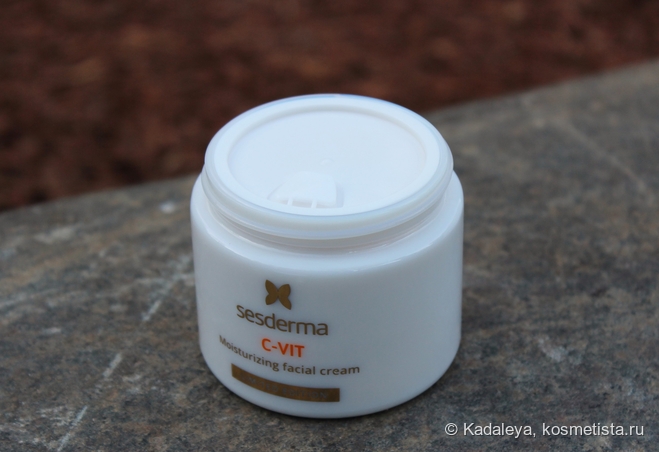 Подсвечивающая линейка для лица от Sesderma C-Vit с витамином С. Липосомальная сыворотка, крем-контур вокруг глаз и увлажняющий крем для лица