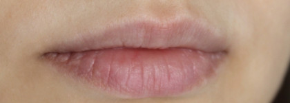 Помада MAC Matte Lipstick в оттенке 608 Mehr