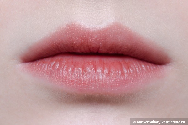 Iman Luxury Moisturising Lipstick #002 mahogany