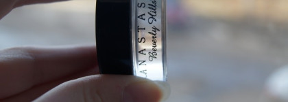 Брови с Anastasia Beverly Hills Dipbrow Pomade