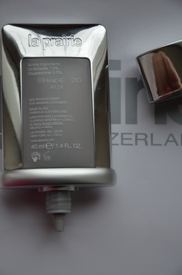 Гладкое личико и защита от солнца с Тонирующим увлажняющим кремом Anti-Aging Hydra Tint SPF 20 от La Prairie в оттенке № 20