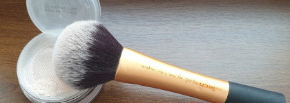 На переднем плане косметических завалов...или декоративный минимум на каждый день