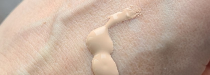 Восстанавливающий тональный флюид Soft Fluid Foundation SPF20 La Mer в оттенке 120 Ivory