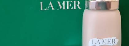 Восстанавливающий тональный флюид Soft Fluid Foundation SPF20 La Mer в оттенке 120 Ivory