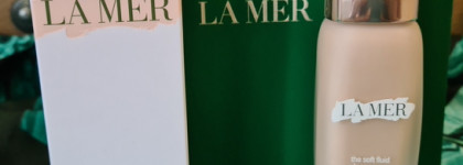 Восстанавливающий тональный флюид Soft Fluid Foundation SPF20 La Mer в оттенке 120 Ivory