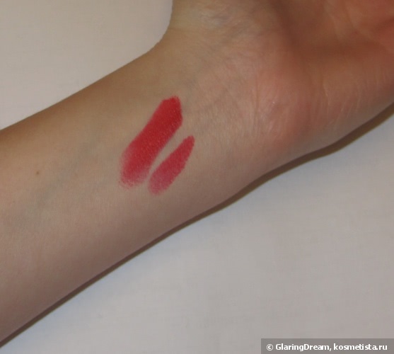 Амарантовый красный: L’Oreal Color Riche Lipstick Collection Exclusive в оттенке Julianne's Pure Reds