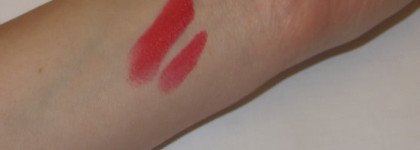 Амарантовый красный: L’Oreal Color Riche Lipstick Collection Exclusive в оттенке Julianne's Pure Reds