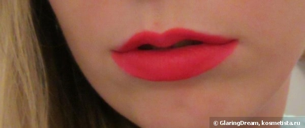 Амарантовый красный: L’Oreal Color Riche Lipstick Collection Exclusive в оттенке Julianne's Pure Reds