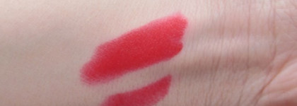 Амарантовый красный: L’Oreal Color Riche Lipstick Collection Exclusive в оттенке Julianne's Pure Reds