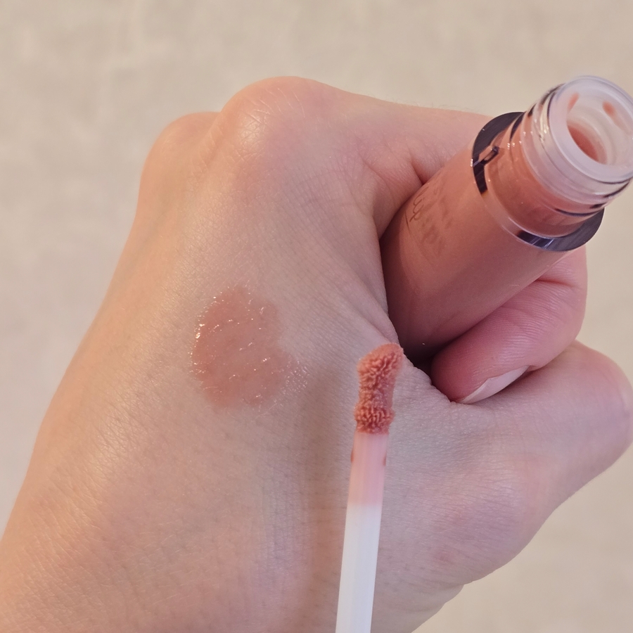 Блеск нанесен одним слоем