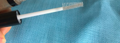 Cпонсор моих бровей Artdeco. Artdeco Eye brow pencil medium grey brown Artdeco Clear Lash&Brow Gel