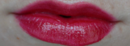 Леденцовый рубин Kiko Ultra Glossy Stylo lipstick Spf15 809 "Ruby Red"