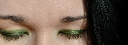 Тени Фионы или "Гламур в нашем болоте". Тени Catrice Absolute Eye Colour 640 Don't Touch My Mosserati