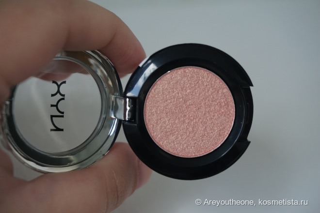 Два новичка от NYX в моей коллекции - NYX Prismatic Eyeshadow - Golden Peach, NYX Dark Circle concealer - Fair